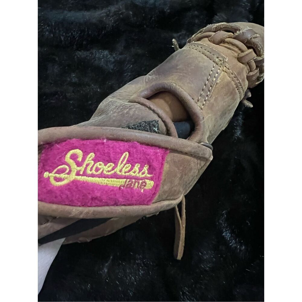 Shoeless Jane 32 Inch 3200FPCMR Fastpitch Softball Catcher's Mitt - Right Throw